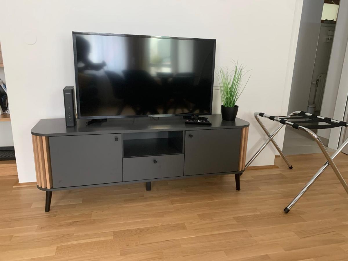 Air-Conditioned, Quiet Apartment With A Terrace In Center Of St Poelten - Smart Tv St. Pölten Zewnętrze zdjęcie